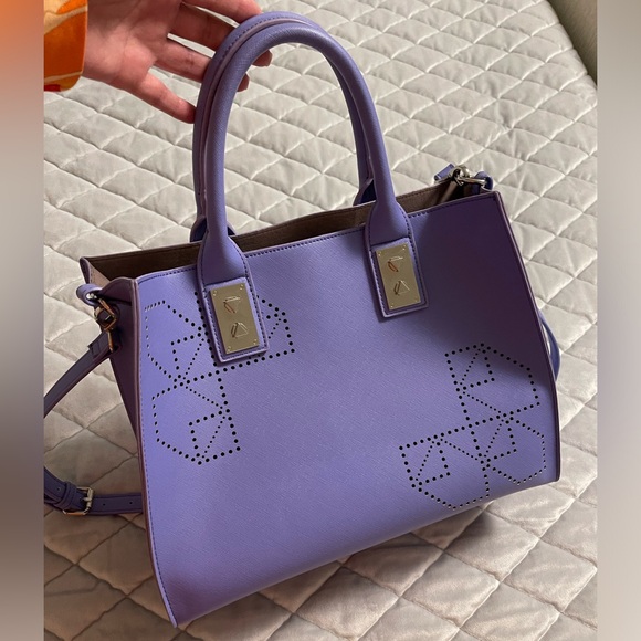 Danielle Nicole Tote - Picture 5 of 6